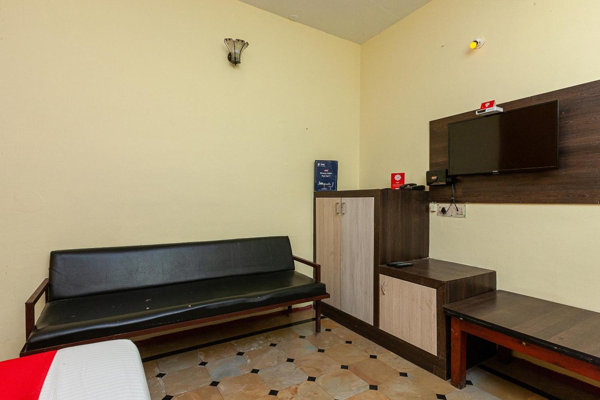 Collection O Ammayi Hotels & Resorts Tiruvannāmalai Exterior foto