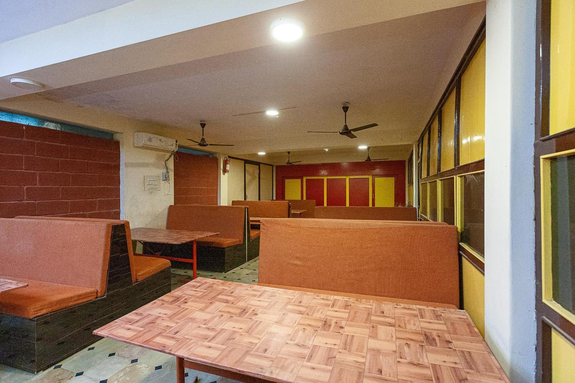 Collection O Ammayi Hotels & Resorts Tiruvannāmalai Exterior foto