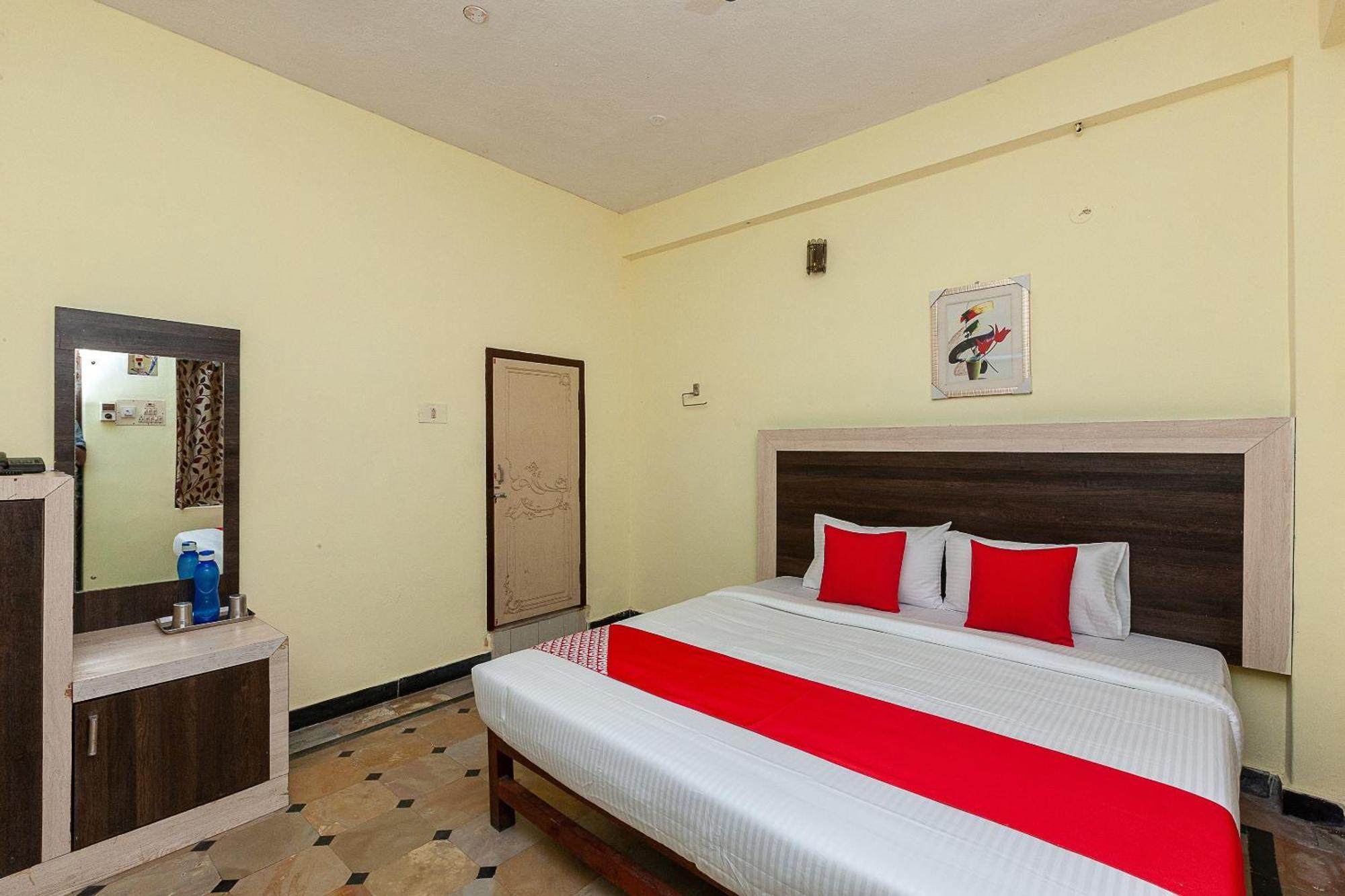 Collection O Ammayi Hotels & Resorts Tiruvannāmalai Exterior foto