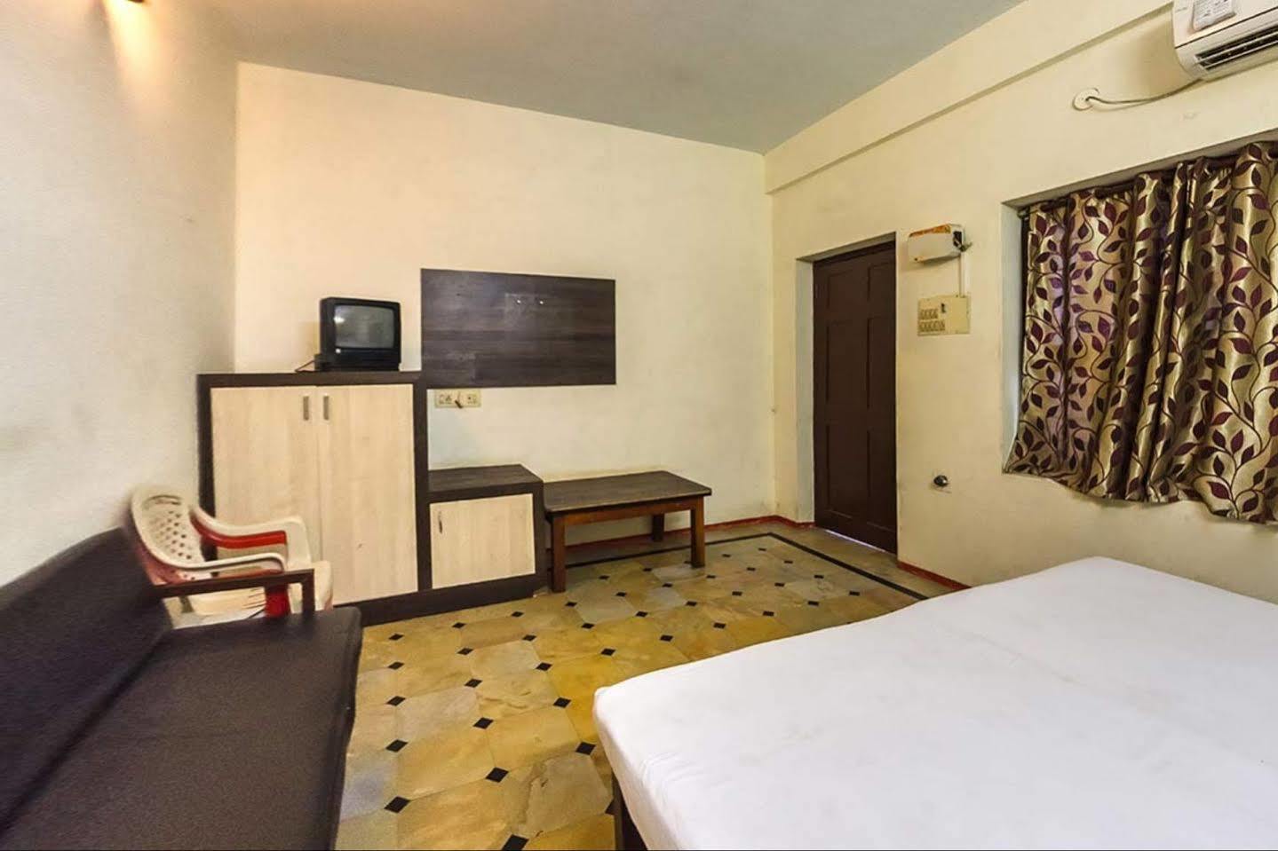 Collection O Ammayi Hotels & Resorts Tiruvannāmalai Exterior foto